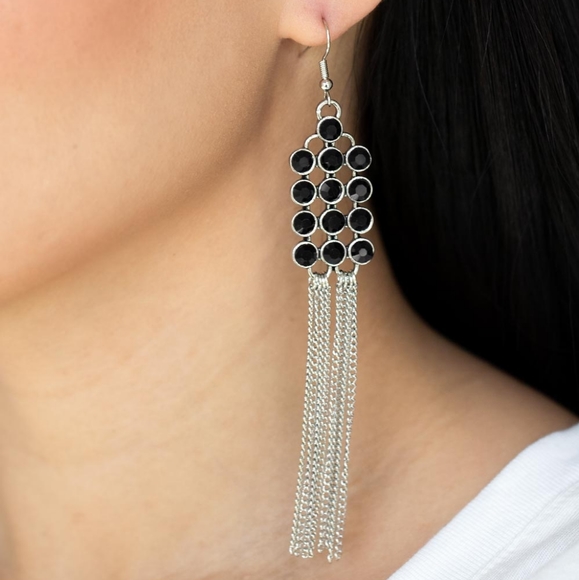 Tasteful Tassel - Black
